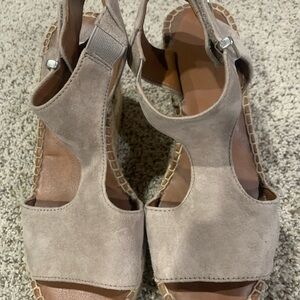 Elegant Tan Women's Sandals